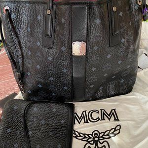 MCM LIZ MEDIUM REVERSIBLE SHOPPER BLACK